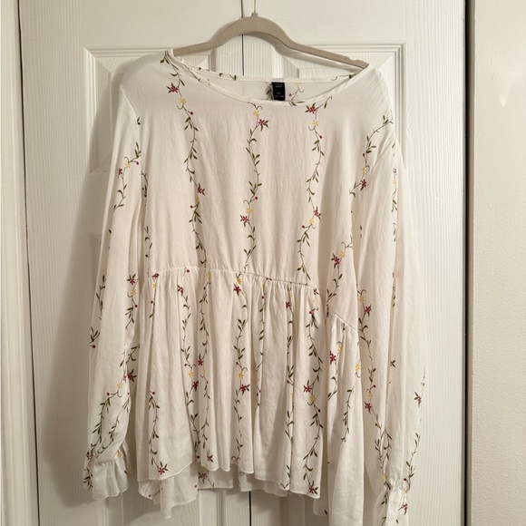 SHEIN White Blouse with Floral Embroidery - Picture 1 of 1